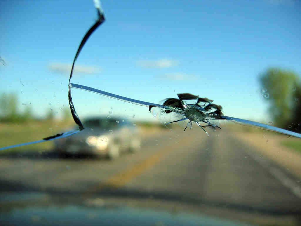 Can you drive on the highway with a cracked windshield?