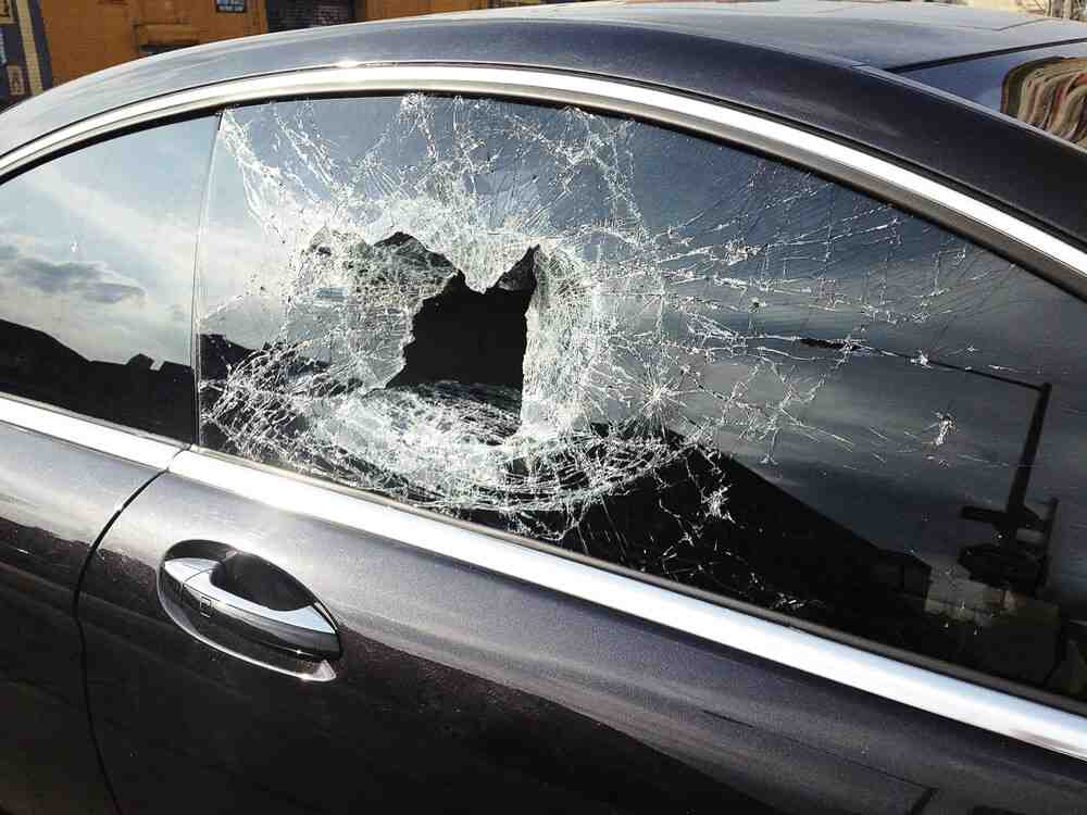 Can you get pulled over for a cracked windshield in Texas?