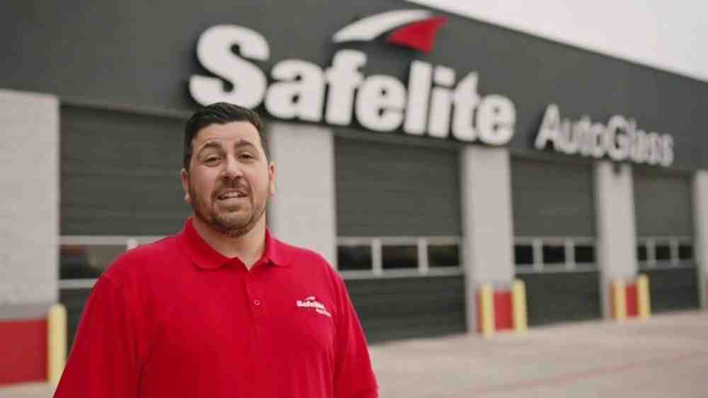 How much does Safelite cost to fix a chip?