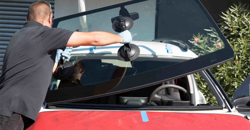 What brand of windshield does Safelite use?