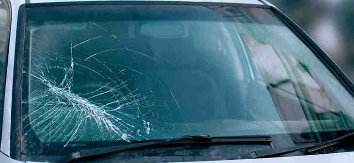 How much does a crack in the windshield cost to fix?